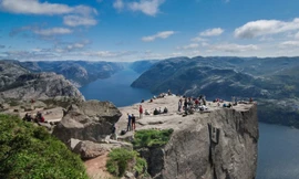 Mỏm Preikestolen