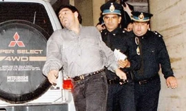 Thời ở Italy, Maradona từng bị bắt giam vì tàng trữ và sử dụng ma túy.