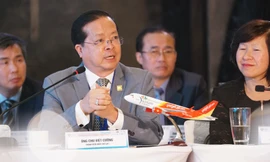 Ông Chu Việt Cường - Thành viên HĐQT Vietjet chia sẻ tại Hội nghị