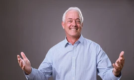 Tôi đã nghĩ trong đầu: “Thật hoàn hảo. Đây chính xác là những gì chúng tôi đang tìm kiếm. Phát triển giáo dục y khoa, cải thiện chất lượng dịch vụ lâm sàng và chăm sóc sức khỏe, rồi cả nghiên cứu và chuyển giao công nghệ