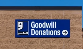 Goodwill là chuỗi cửa hàng bán đồ cũ giá rẻ nổi tiếng và lớn nhất nước Mỹ. Ảnh: UPI 
