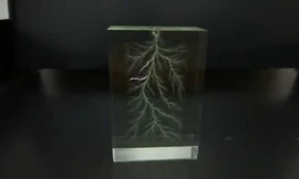 Thu sét trong hộp thuỷ tinh