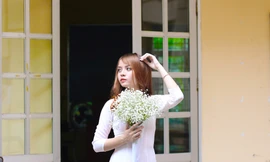 Vẻ ngoài xinh đẹp của 9X thiết kế áo in hình bìa sách giáo khoa