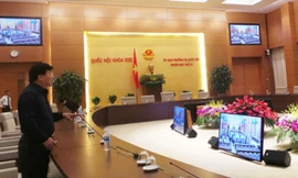 Bộ trưởng Xây dựng yêu cầu rất cao đối với hệ thống âm thanh, kỹ thuật trong phòng họp. 