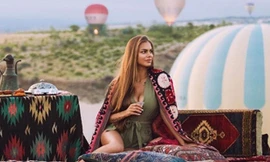 Những cô gái hái ra tiền nhờ “sống ảo” trên mạng