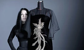 Minh Hạnh: Phù thủy áo đen