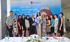 Đại diện Hệ thống nha khoa hàng đầu Việt Nam tại buổi lễ ký kết với Siêu mẫu – Hoa hậu Minh Tú