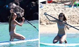 Siêu mẫu người châu Á nổi bật với áo tắm 2 mảnh sặc sỡ.