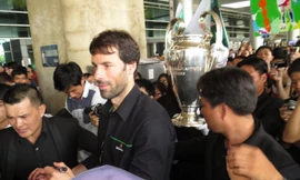 Van Nistelrooy đã đến Sài Gòn cùng Cup Champions League
