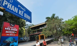 Phó thủ tướng yêu cầu xử lý các công trình vi phạm trên dự án cống hóa mương thoát nước Phan Kế Bính nhưng chưa có chuyển biến gì. Ảnh: Quỳnh Trang.