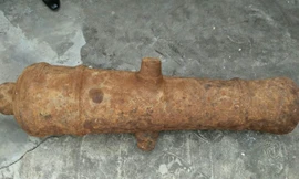 Súng thần công gần 200 trăm tuổi được bán như sắt vụn.