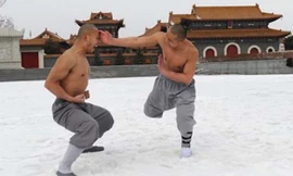 Võ tăng Thiếu Lâm trần mình luyện công giữa trời tuyết