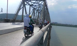 Cầu Bến Thủy nơi xảy ra sự việc