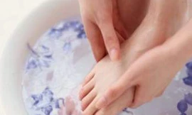 Lợi ích sức khỏe khi ngâm chân thảo dược