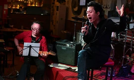 Tùng Dương luyện tập cùng Nguyên Lê.