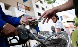 Giá xăng có thể tăng mạnh vào ngày mai