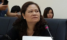 TS Lâm khuyến cáo không nên ăn hàu sống. Bản thân bà cũng lựa chọn hàu chín bởi giá trị dinh dưỡng không có nhiều khác biệt giữa món hàu sống và chín. Ảnh: H.Hải