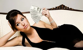 Giờ anh mới nhận ra bộ mặt hám tiền của Mai và thấm thía lời khuyên răn của mẹ ngày nào… (Ảnh minh họa).