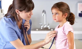 Trẻ bị còi xương khác với chậm tăng trưởng như thế nào