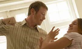 Anh ta đã xuống đòn không nương tay khi tôi phanh phui ra sự thật - ảnh minh họa