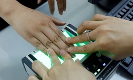 Khẳng định của Cục trưởng Cục Cảnh sát đăng ký quản lý cư trú và dữ liệu Quốc gia về dân cư cho biết chưa gặp trường hợp nào không lấy được vân tay. Ảnh: Lê Hiếu. 