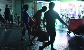 Cuộc sống tạm bợ của bệnh nhân sau vụ cháy gần Viện Nhi