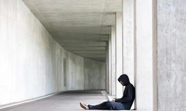 Tìm lỗ hổng bảo mật là một cách để hacker "mũ trắng" kiếm tiền.