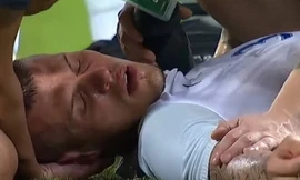 'Messi Thái' khiến cựu trung vệ Liverpool suýt chết