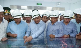 Thủ tướng kiểm tra công tác bảo vệ môi trường tại Formosa sáng 24/7.