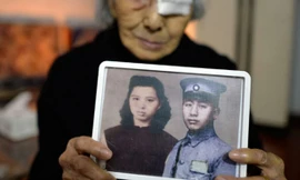 Ảnh cưới của hai ông bà. Ảnh: Shanghaiist.