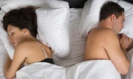 Tư thế ngủ tiết lộ quan hệ vợ chồng
