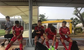 Olympic Việt Nam luyện công trên mặt sân xấu 'phát hờn'