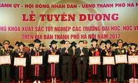 Lễ tuyên dương thủ khoa tốt nghiệp xuất sắc năm 2017(ảnh minh hoạ).