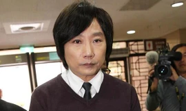 Tần Vỹ xuất hiện tài tòa vào chiều ngày 08/08