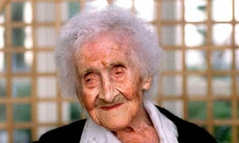 Jeanne Calment, người phụ nữ thọ nhất thế giới qua đời khi đã 122 tuổi 164 ngày. Ảnh: Alchetron.