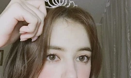 Hot girl Nga 10X được khen xinh như búp bê, giỏi 3 thứ tiếng