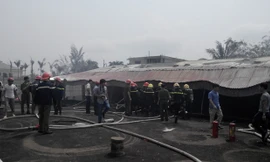 Cháy kho đựng vật liệu nhà máy nước