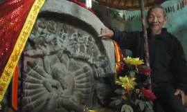 Bức tượng được vua sắc phong “Kỳ thạch phu nhân” 