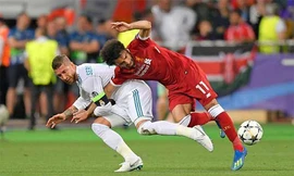 Một pha bóng trong trận chung kết Champions League. Ảnh: Reuters