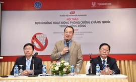 PGS. TS Trần Đắc Phu – Cục trưởng Cục Y tế dự phòng (Bộ Y tế) chủ trì hội thảo “Định hướng hoạt động phòng chống kháng thuốc trong cộng đồng”