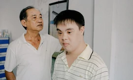 Chuyện phi thường về hành trình cha cùng con thay đổi số phận