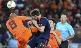 Cú kungfu lịch sử của De Jong 