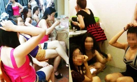 Dàn nhân viên sexy, nóng bỏng của nhà hàng P.B và phòng thay đồ của nhân viên. 