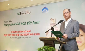 Ông Hirofumi Shiramatsu - Đại diện Rohto Mentholatum Việt Nam tại Lễ ra mắt Quỹ từ thiện V.Rohto – Rạng ngời đôi mắt Việt Nam