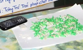 Ma túy được các “trùm” chia nhỏ bán cho các con nghiện. 