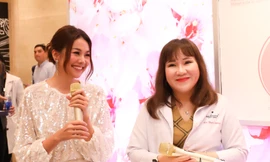 Hoa hậu Thanh Hằng tham dự talkshow 'Đánh thức tuổi thanh xuân'