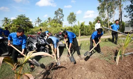 Đường ống dẫn nước sạch dài 3km vừa được khởi công xây tặng bà con 2 xã áp Xẻo Nhàu A và Xẻo Nhàu B, huyện An Minh, Kiên Giang