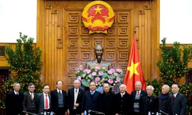 Thủ tướng gặp mặt các cựu chuyên gia, cựu chiến binh