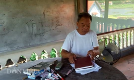 Nơi lớp học của thầy trò nằm trên tầng thượng của ngôi nhà rất gọn gàng và mát mẻ.
