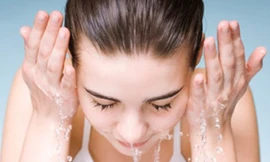 10 thói quen buổi tối gây hại cho da